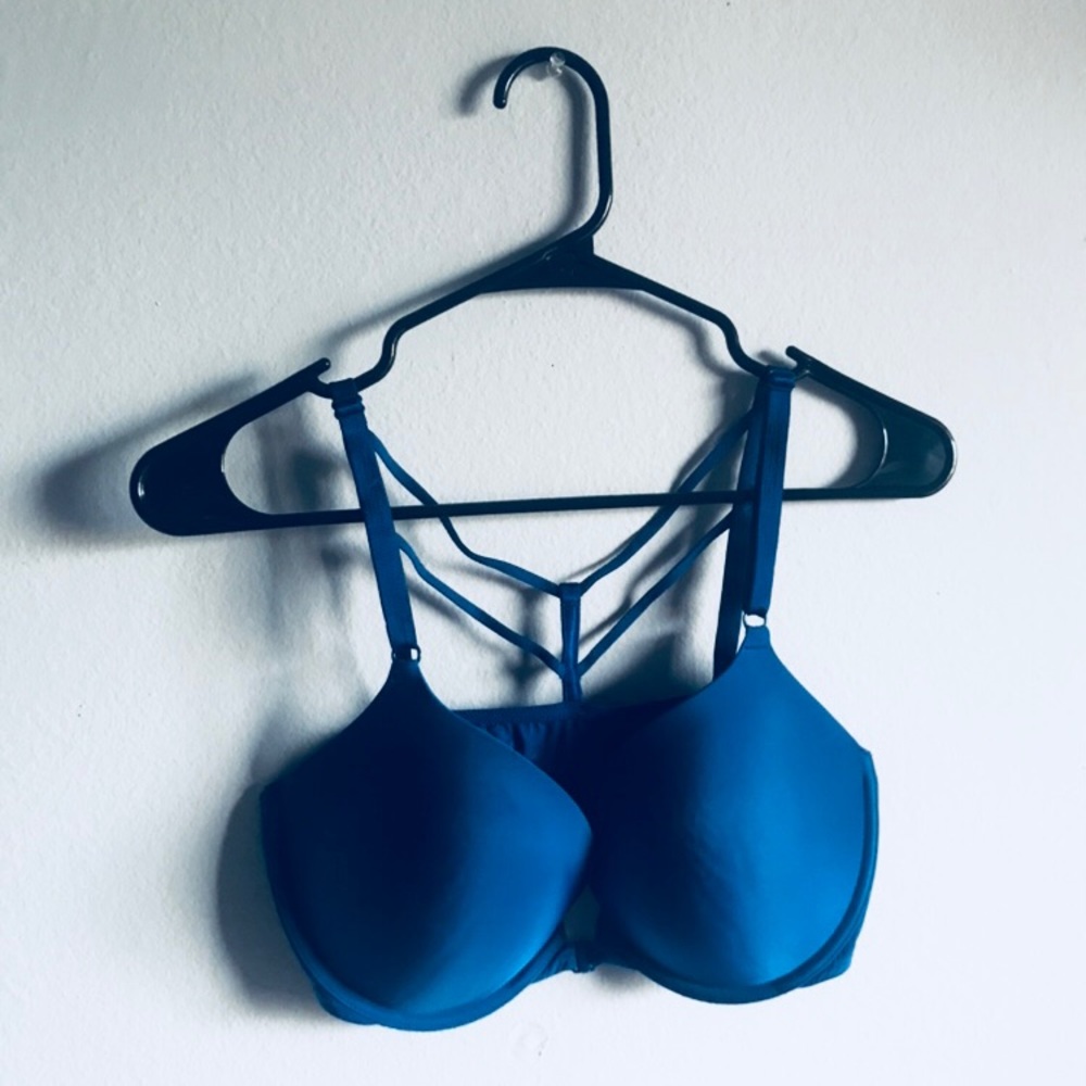 Scrappy Victoria’s Secret push up bra